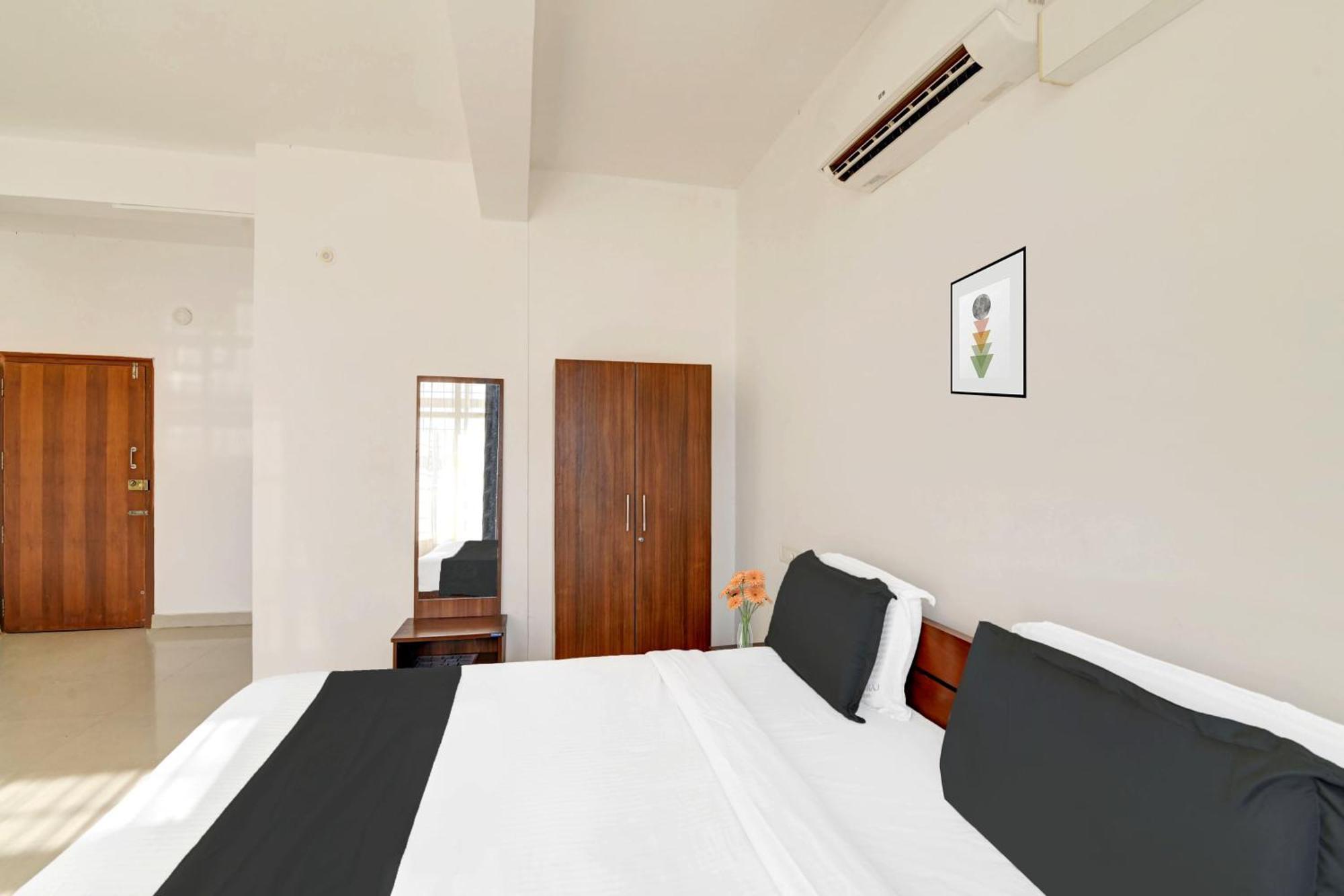 Super Collection O Madikeri City Center Near Ksrtc Bus Stand Coorg Formerly Hotel Ragsys Exterior foto