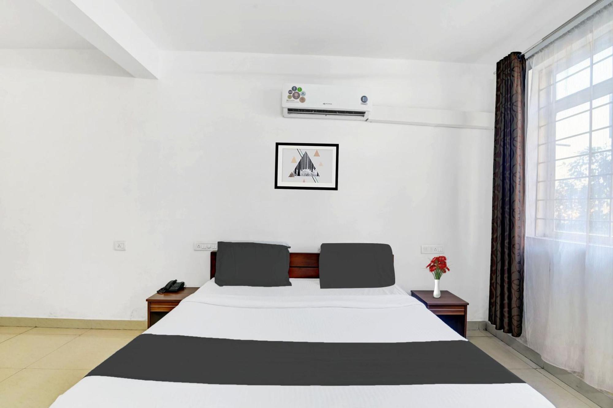 Super Collection O Madikeri City Center Near Ksrtc Bus Stand Coorg Formerly Hotel Ragsys Exterior foto