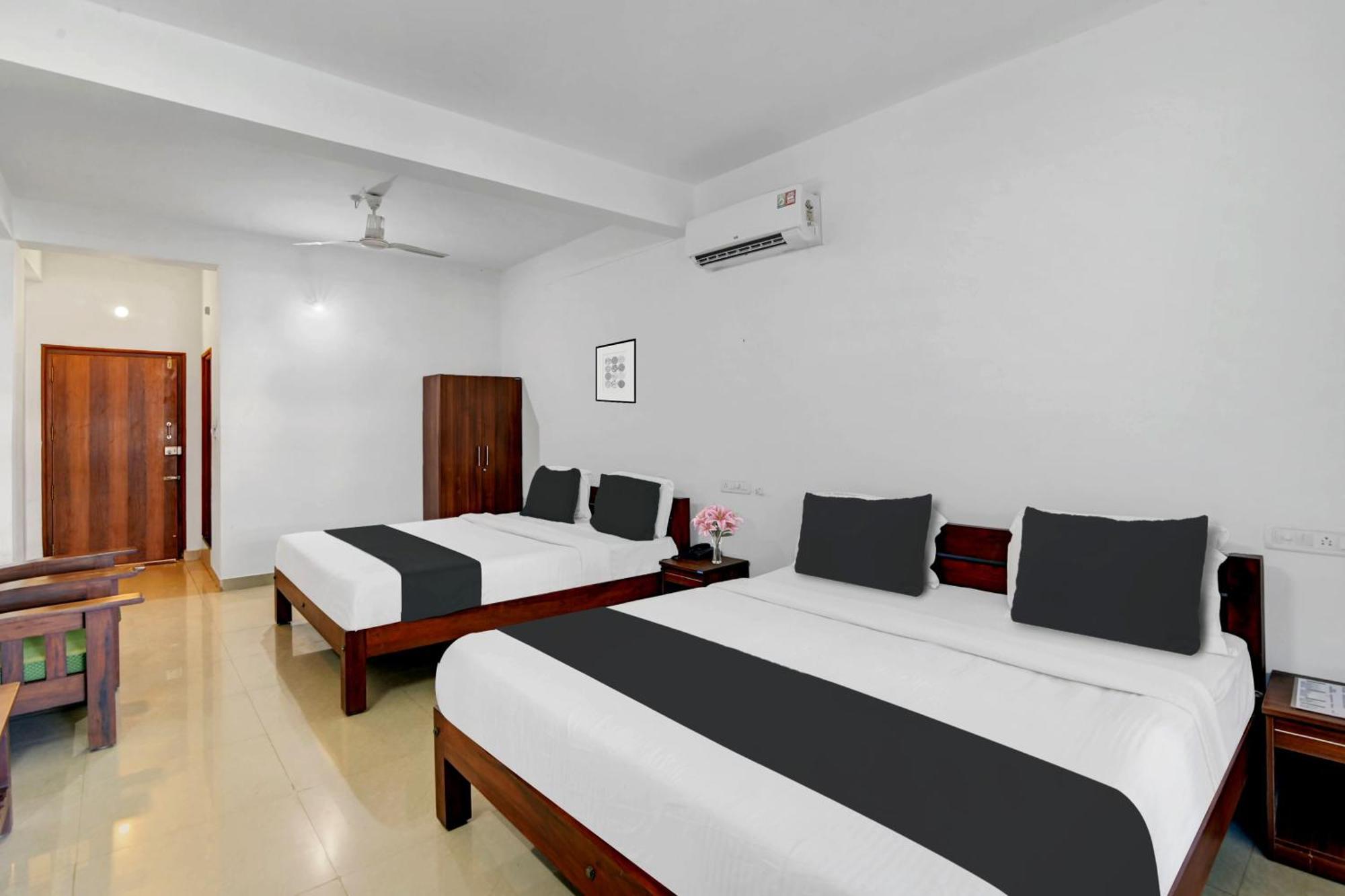 Super Collection O Madikeri City Center Near Ksrtc Bus Stand Coorg Formerly Hotel Ragsys Exterior foto
