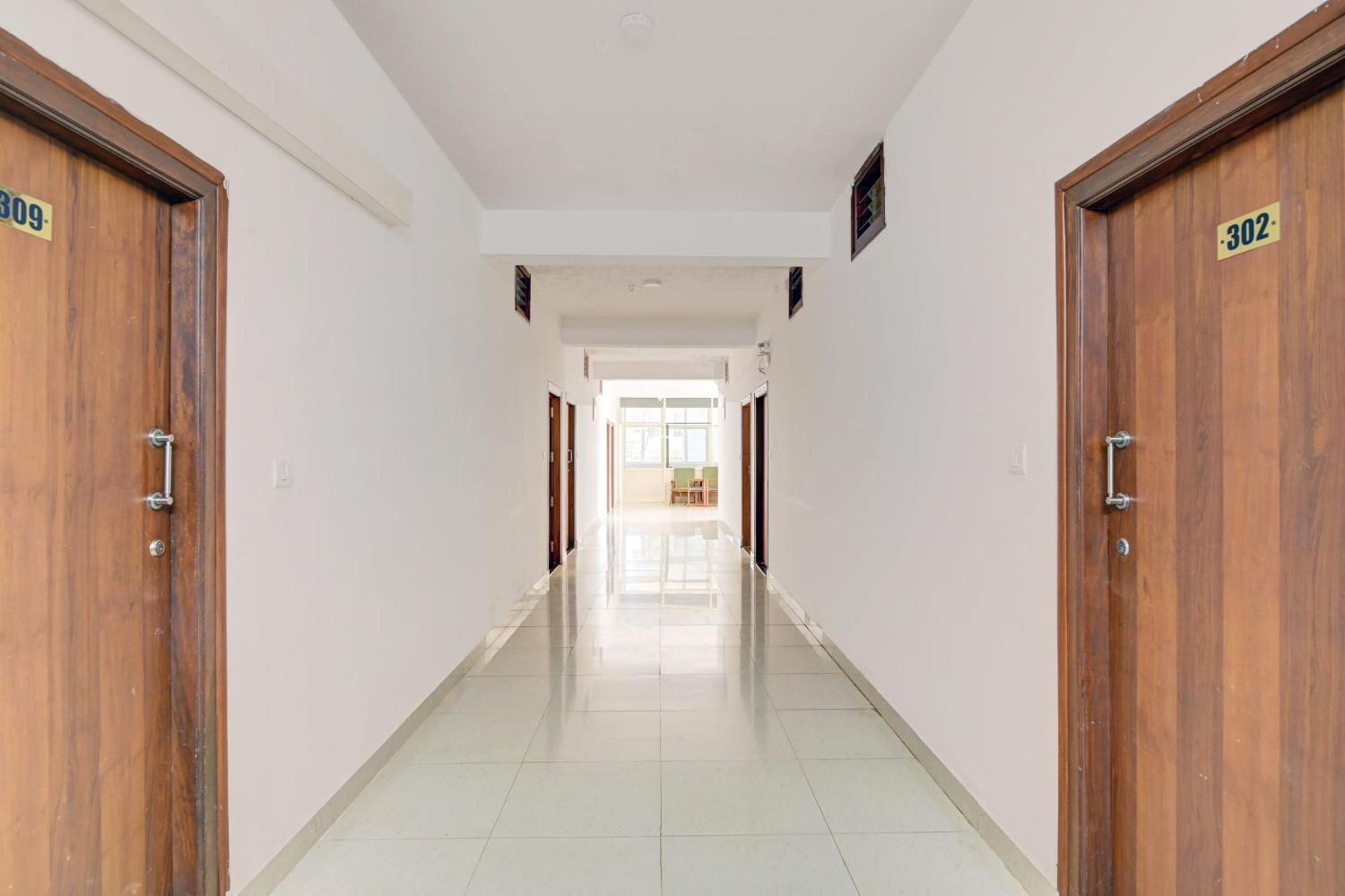 Super Collection O Madikeri City Center Near Ksrtc Bus Stand Coorg Formerly Hotel Ragsys Exterior foto